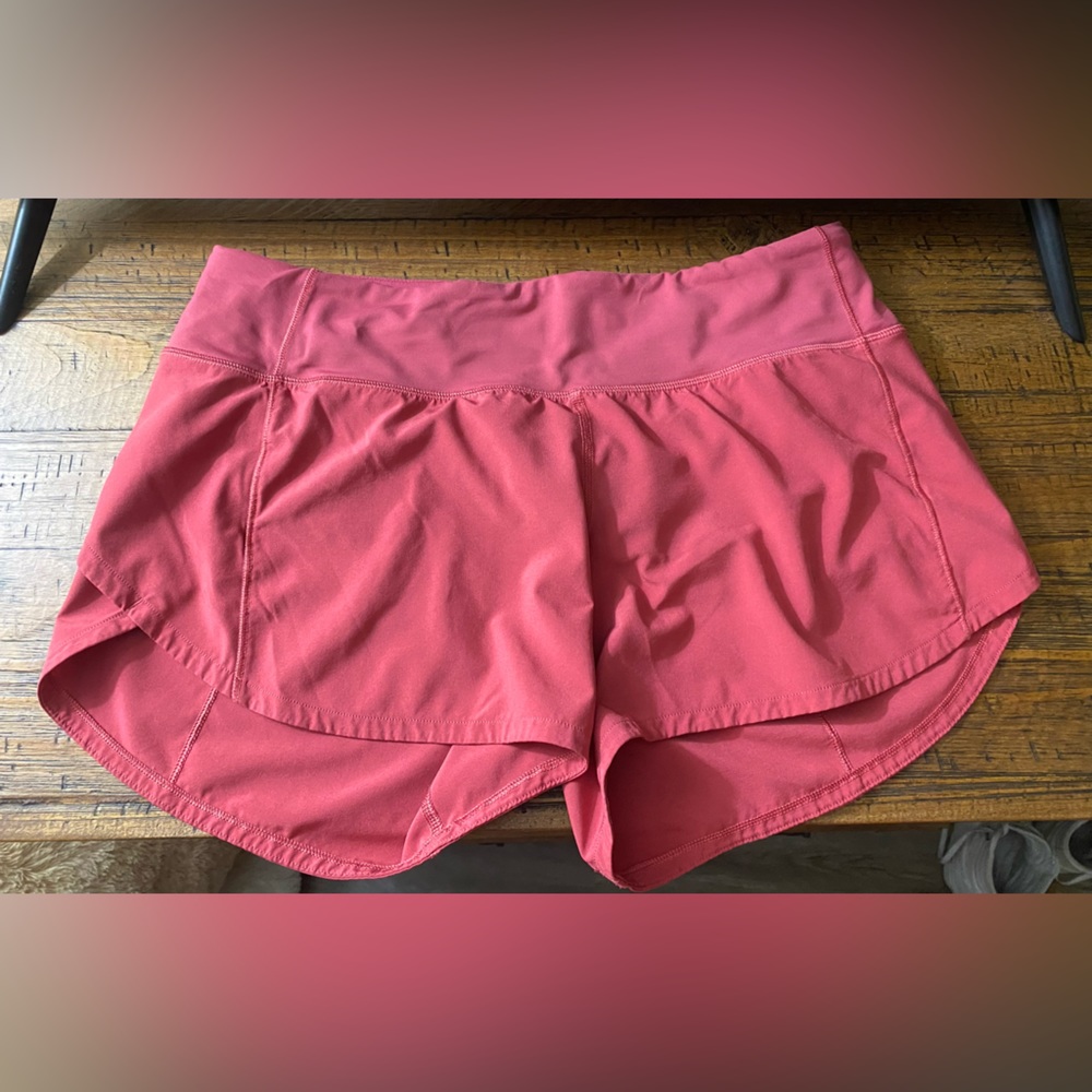 LuLulemon Speed Up Shorts, Size 6